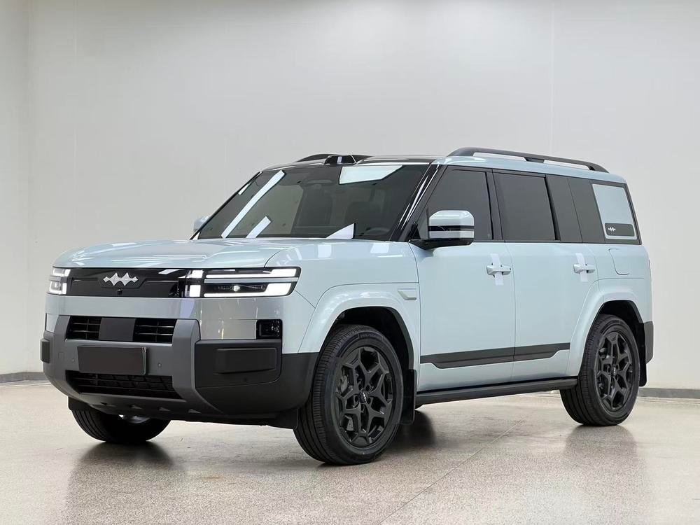 Fangchengbao Tai 7 PHEV 2025 — фото автомобиля