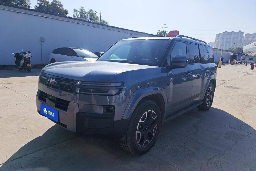 Fangchengbao Tai 7 PHEV 2025 — фото автомобиля