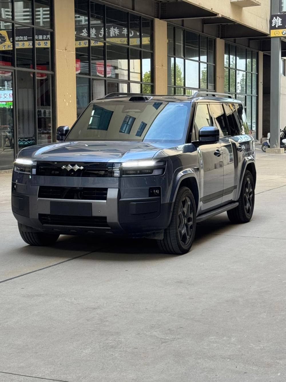 Fangchengbao Tai 7 PHEV 2025 — фото автомобиля