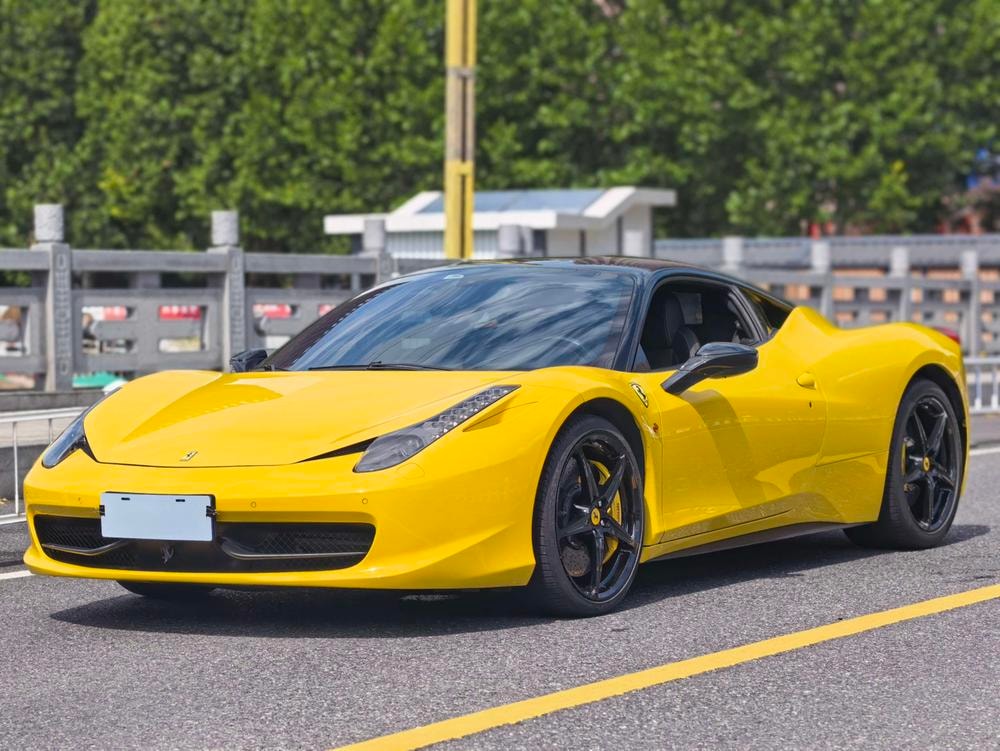 Ferrari 458 2011 — фото автомобиля 1