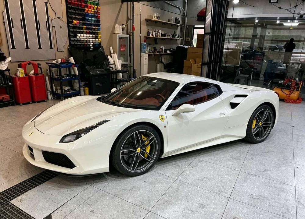 Ferrari 488 2015 — фото автомобиля