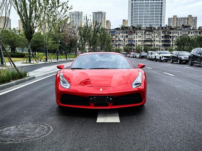 Ferrari 488 2015 — фото автомобиля 1