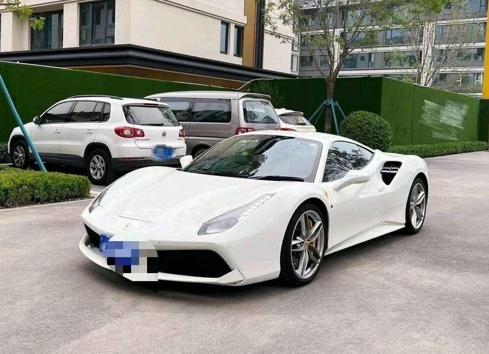Ferrari 488 2015 — фото автомобиля
