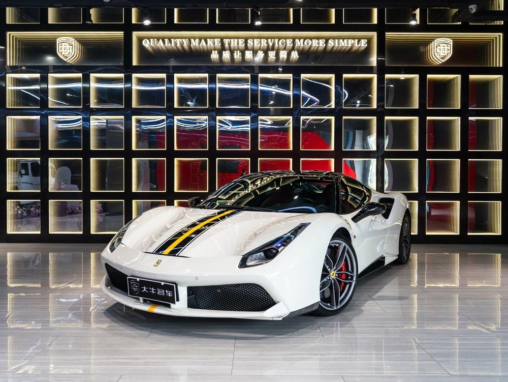 Ferrari 488 2015 — фото автомобиля 1