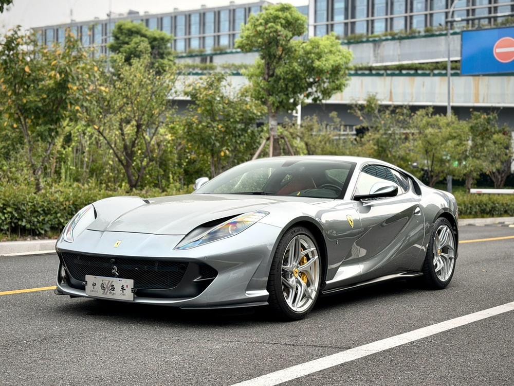 Ferrari 812 2017 — фото автомобиля