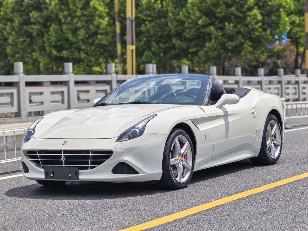 Ferrari California T 2015 — фото автомобиля