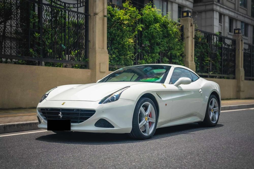 Ferrari California T 2015 — фото автомобиля