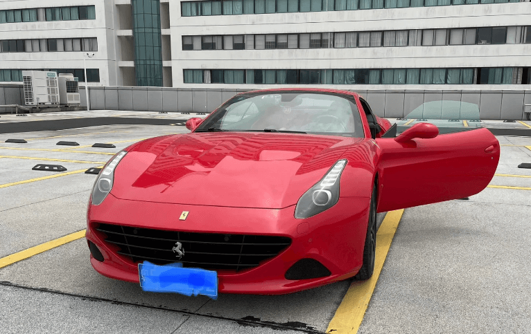 Ferrari California T 2015 — фото автомобиля