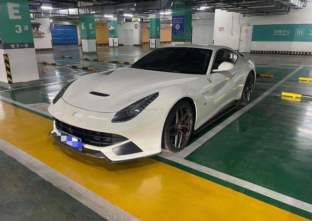 Ferrari F12berlinetta 2013 — фото автомобиля