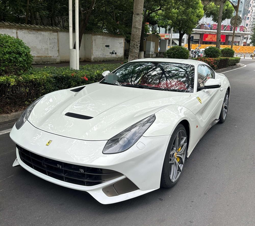 Ferrari F12berlinetta 2013 — фото автомобиля