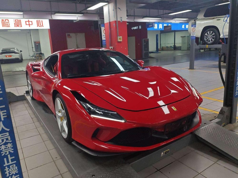 Ferrari F8 2019 — фото автомобиля