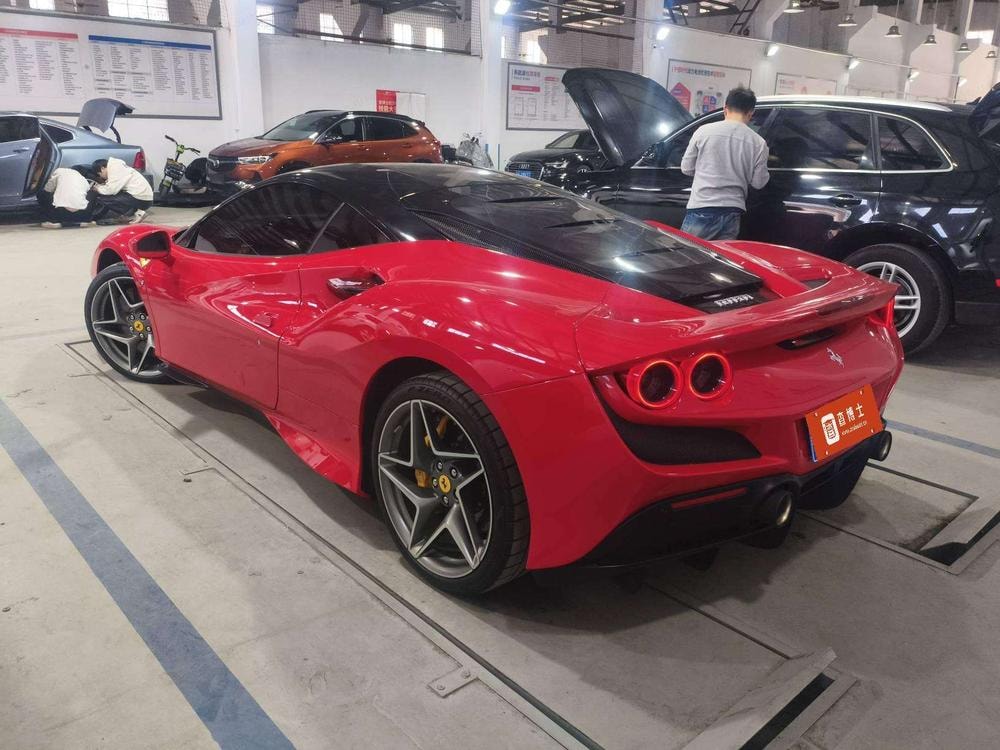 Ferrari F8 2019 — фото автомобиля