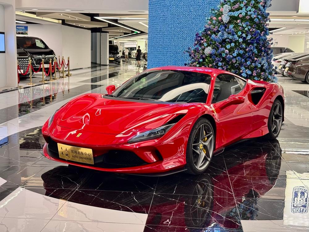 Ferrari F8 2019 — фото автомобиля