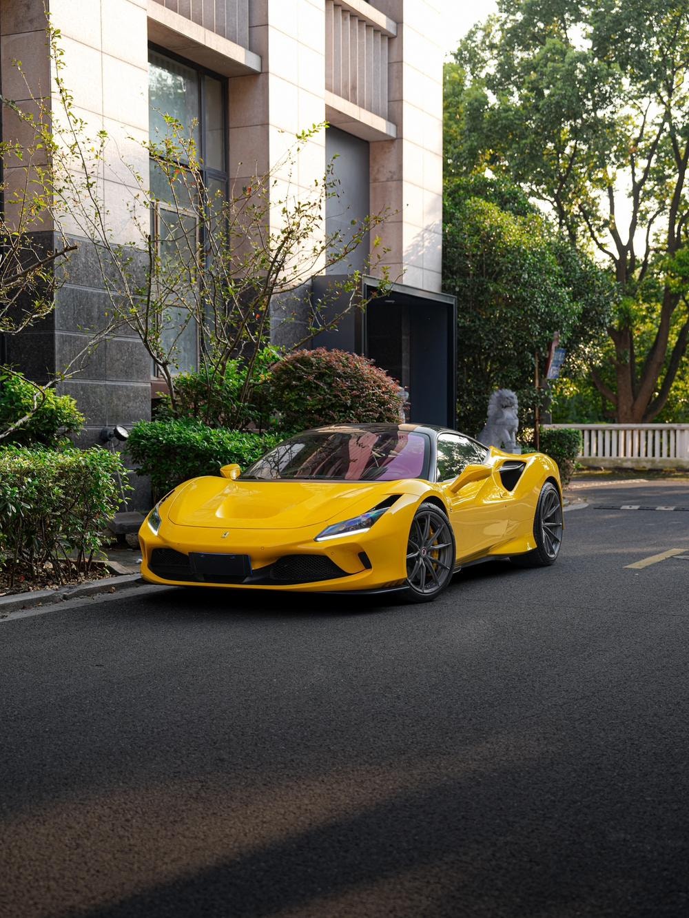 Ferrari F8 2020 — фото автомобиля