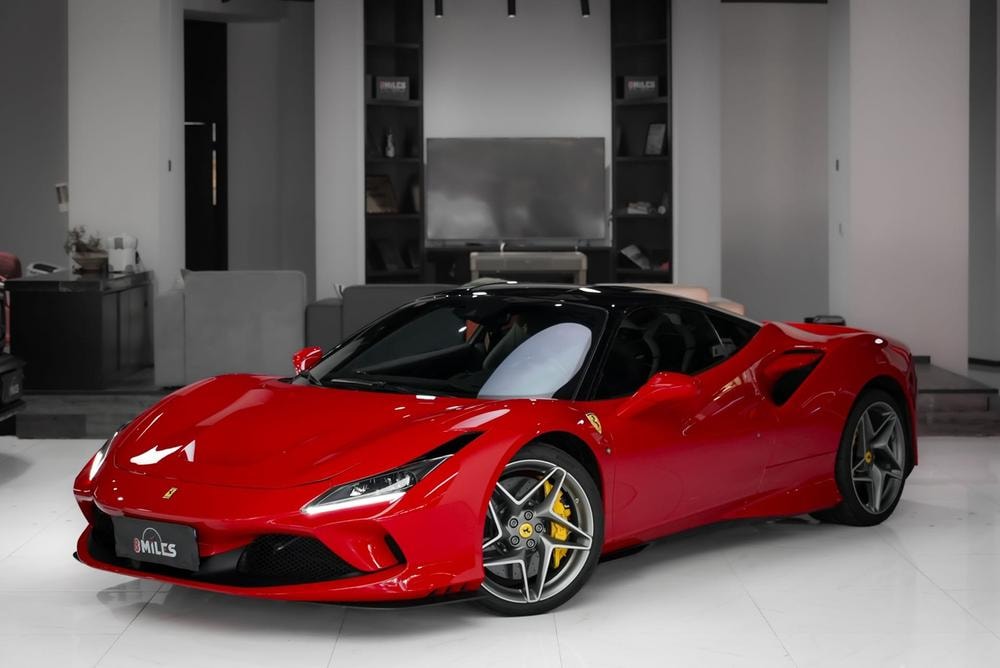 Ferrari F8 2019 — фото автомобиля