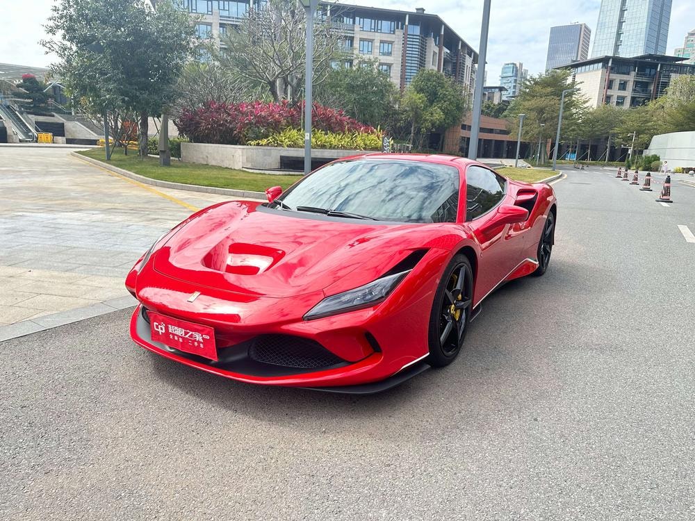 Ferrari F8 2019 — фото автомобиля 1