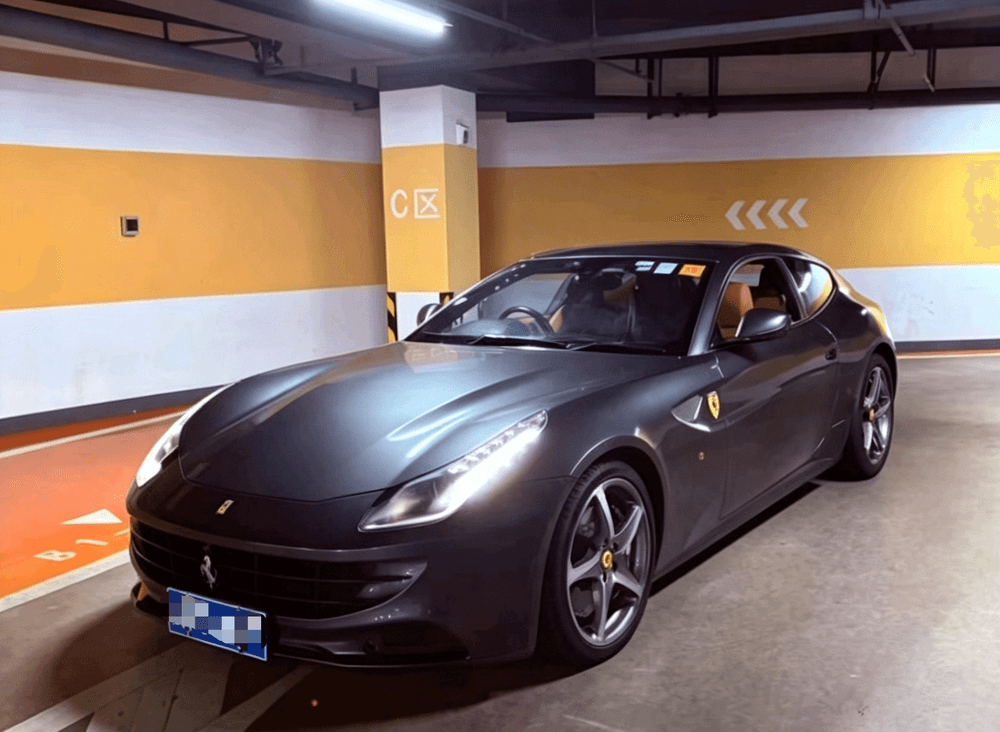 Ferrari FF 2012 — фото автомобиля