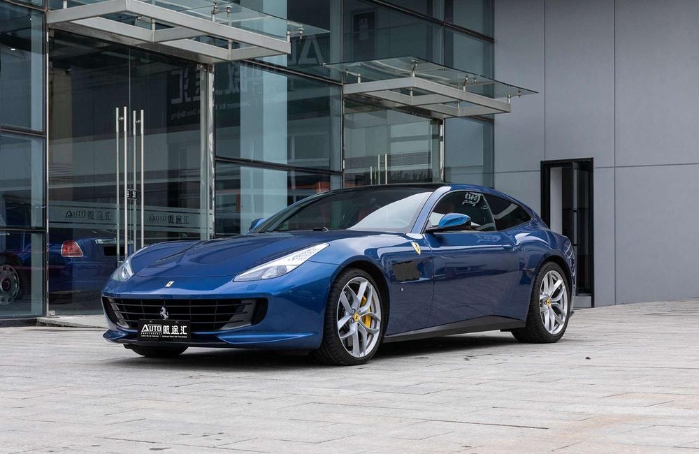Ferrari GTC4Lusso 2017 — фото автомобиля