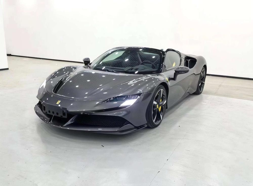 Ferrari SF90 2021 — фото автомобиля
