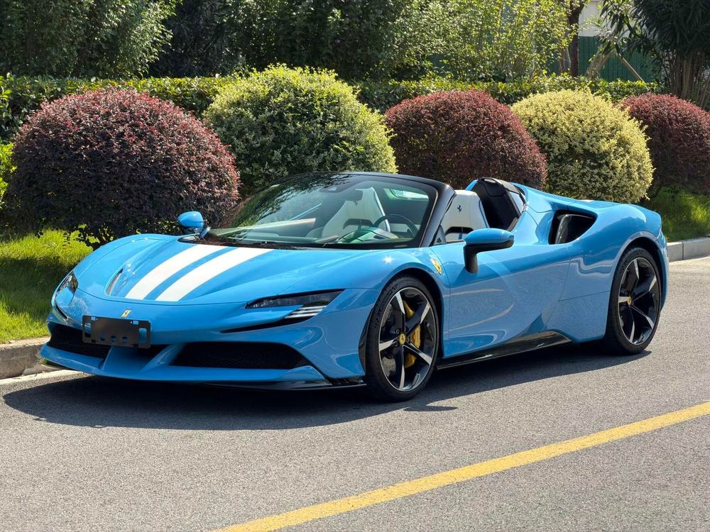 Ferrari SF90 2021 — фото автомобиля