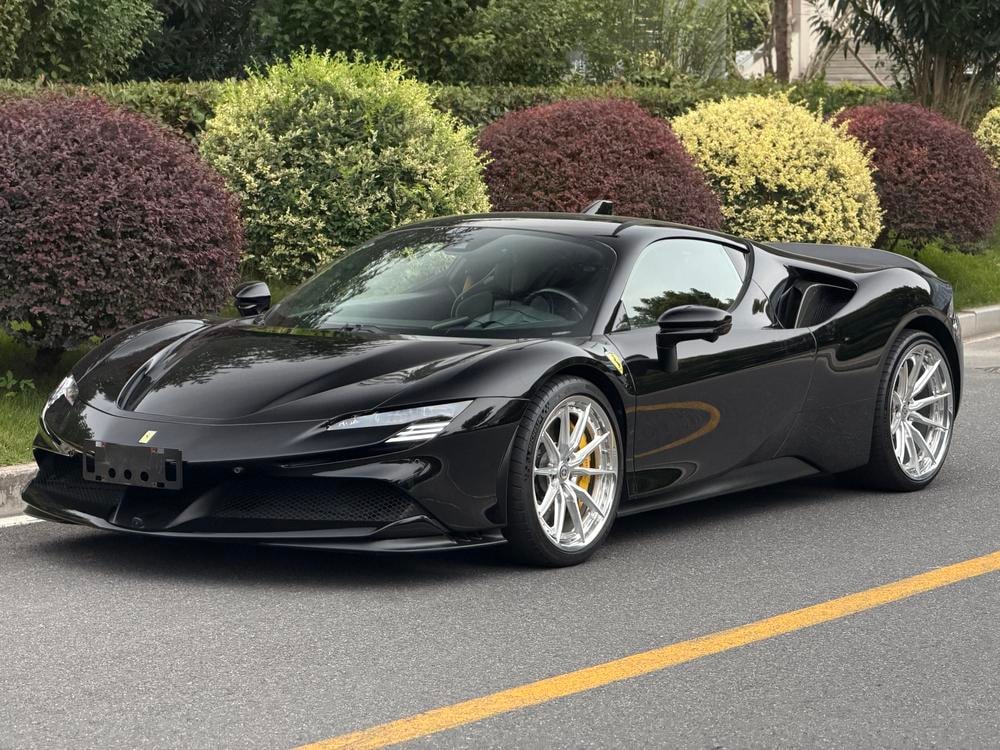 Ferrari SF90 2019 — фото автомобиля