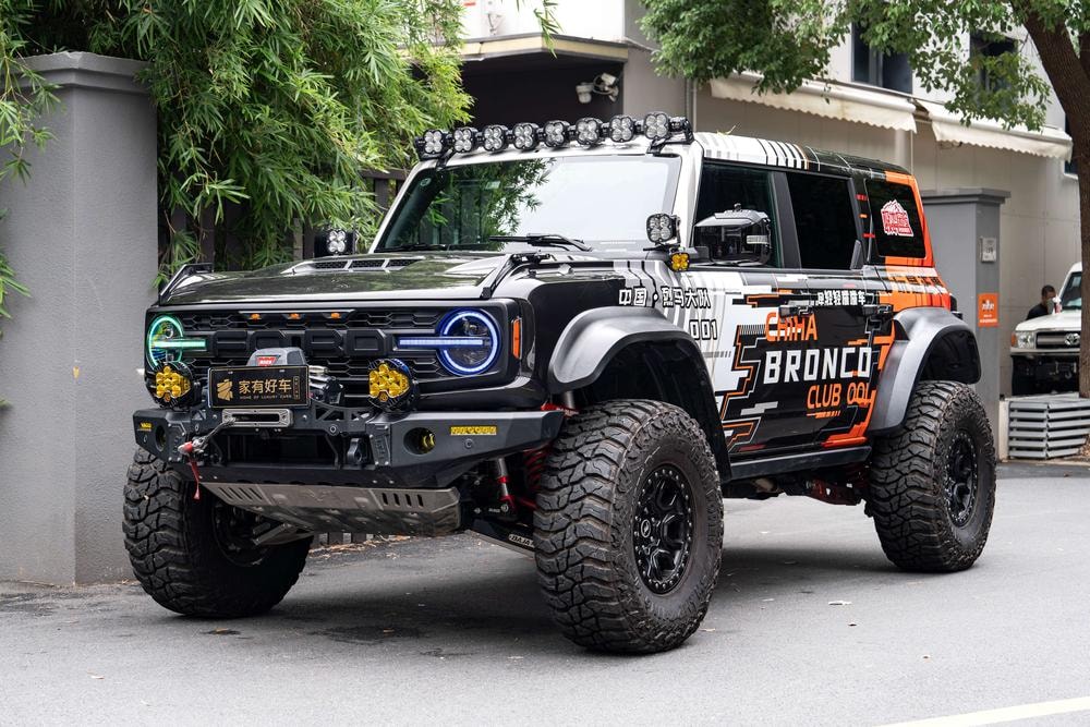 Ford Bronco 2024 — фото автомобиля