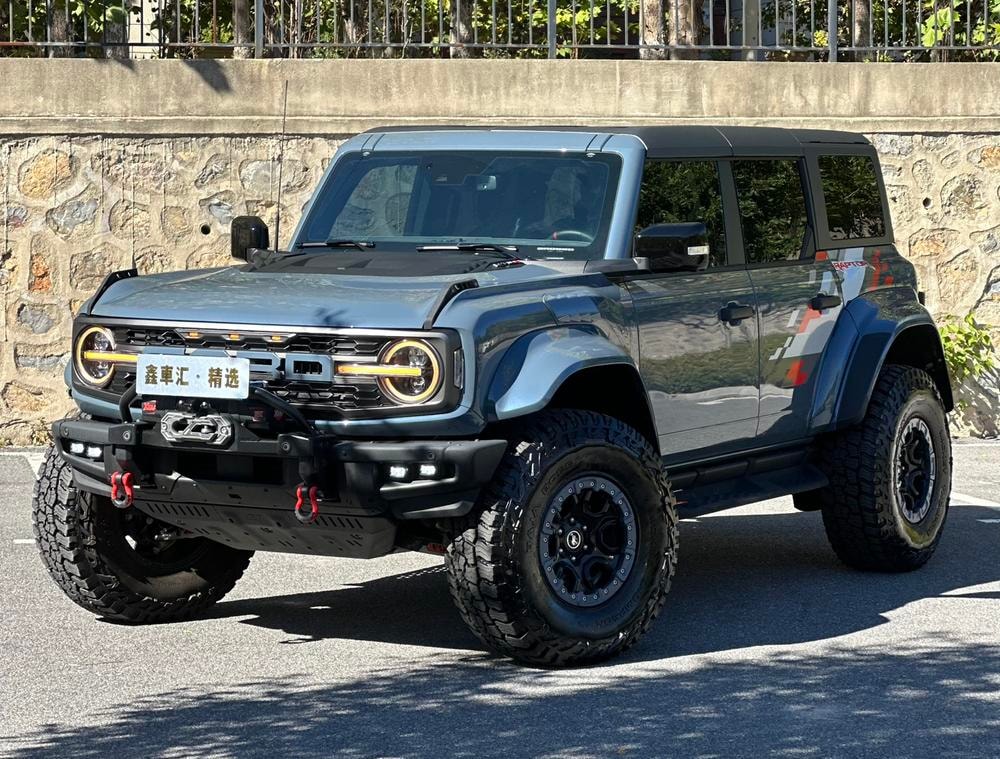 Ford Bronco 2024 — фото автомобиля