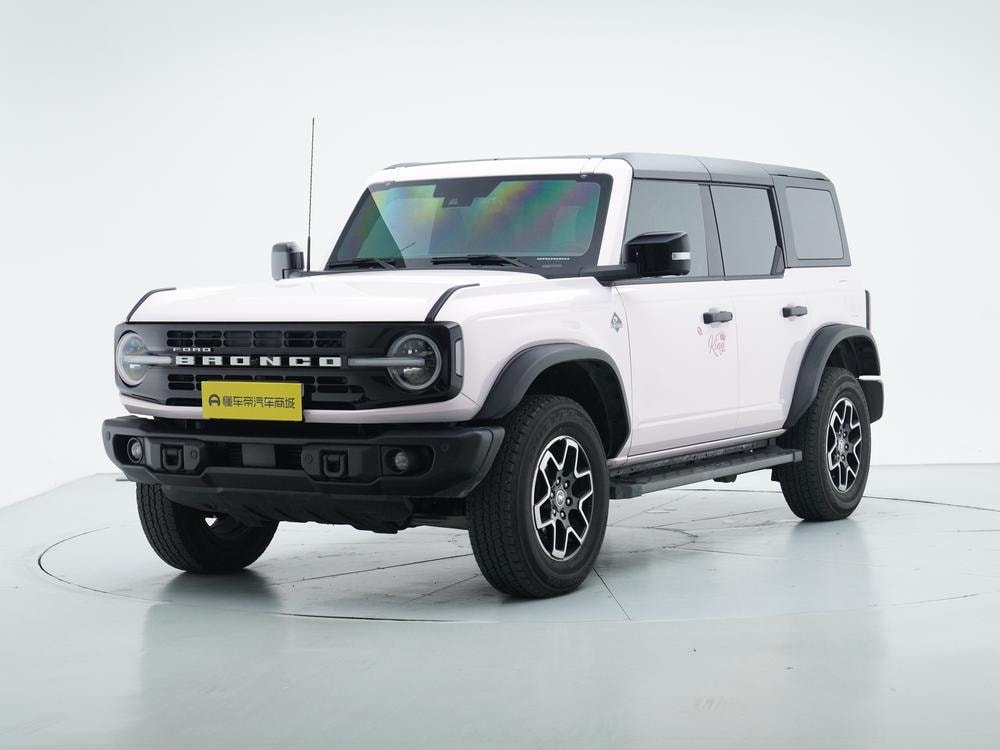 Ford Bronco 2024 — фото автомобиля 1