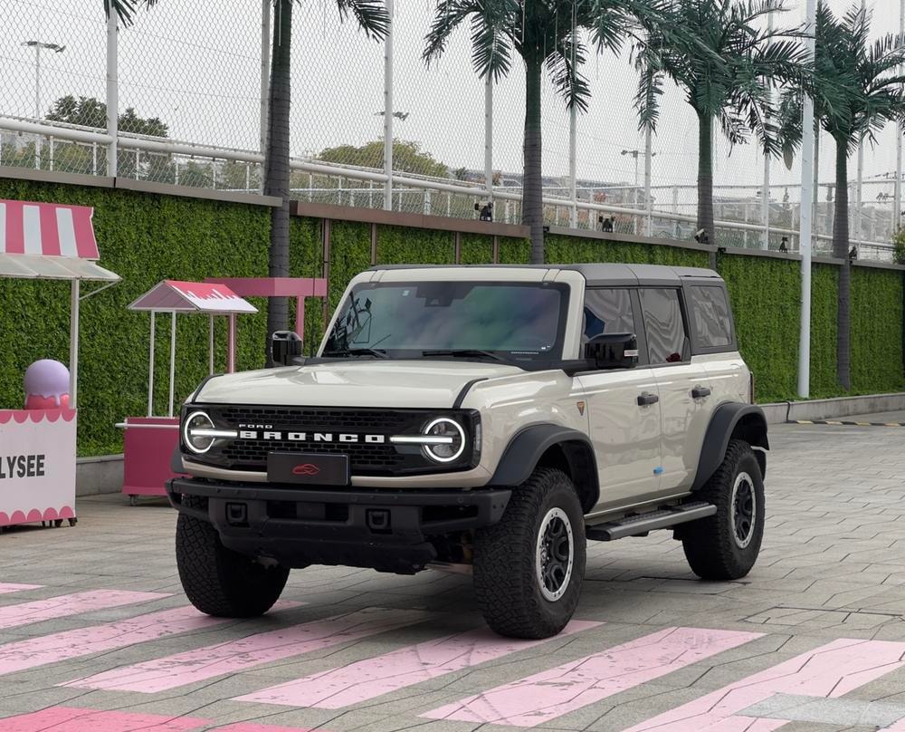 Ford Bronco 2024 — фото автомобиля