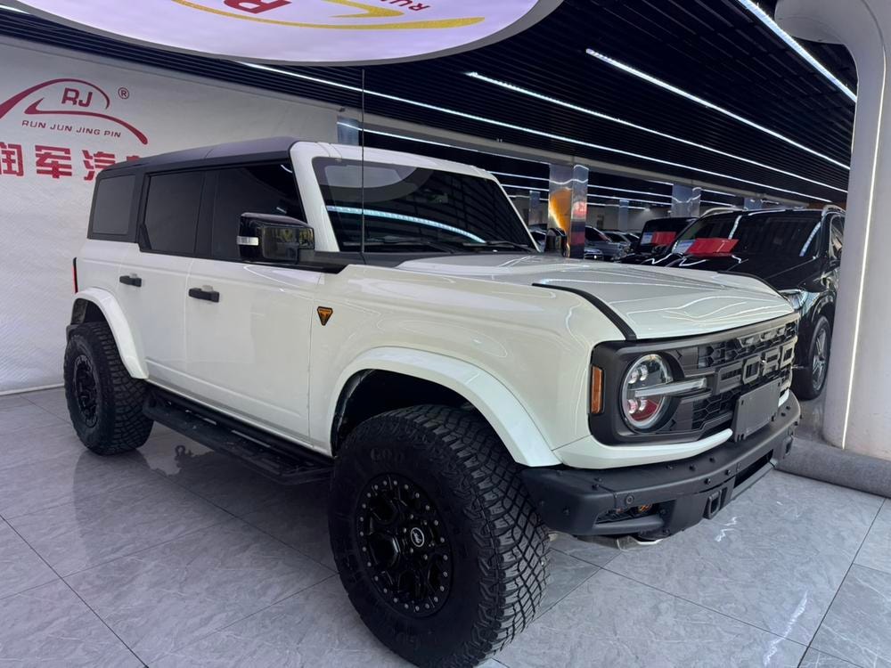 Ford Bronco 2024 — фото автомобиля