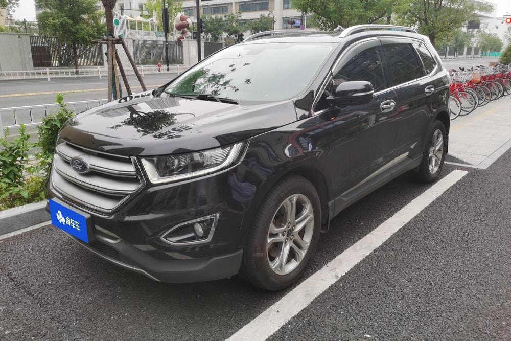 Ford Edge 2018 — фото автомобиля 1