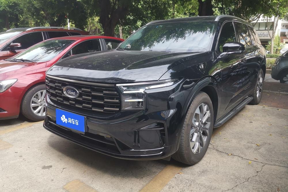 Ford Edge 2023 — фото автомобиля 1