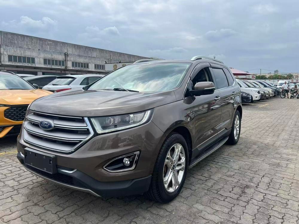 Ford Edge 2015 — фото автомобиля 1