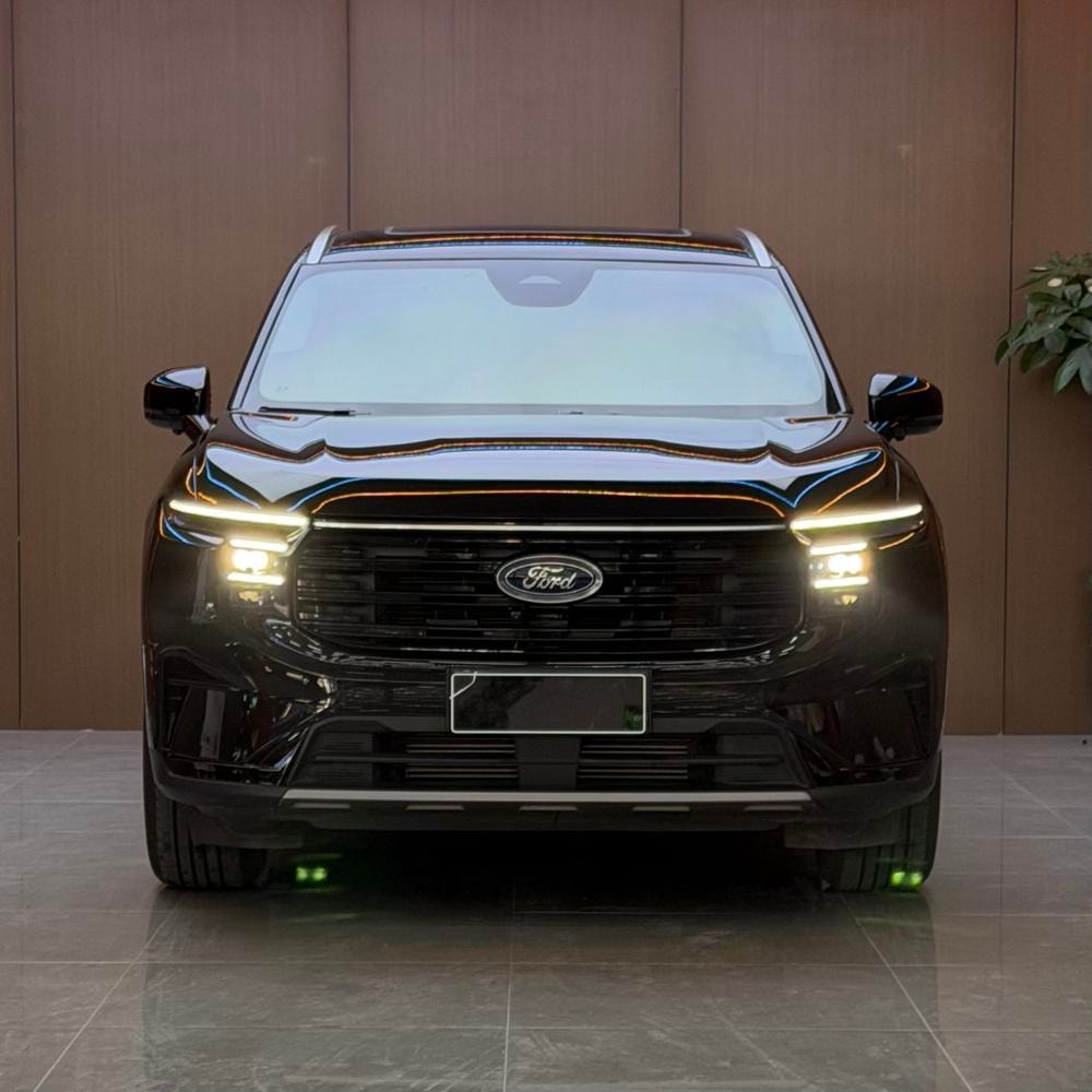 Ford Edge 2023 — фото автомобиля 1