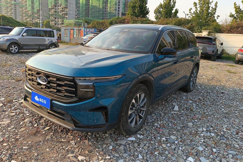 Ford Edge 2023 — фото автомобиля 1
