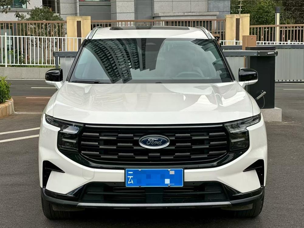 Ford Edge 2023 — фото автомобиля