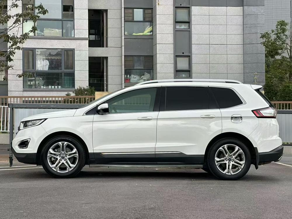Ford Edge 2016 — фото автомобиля