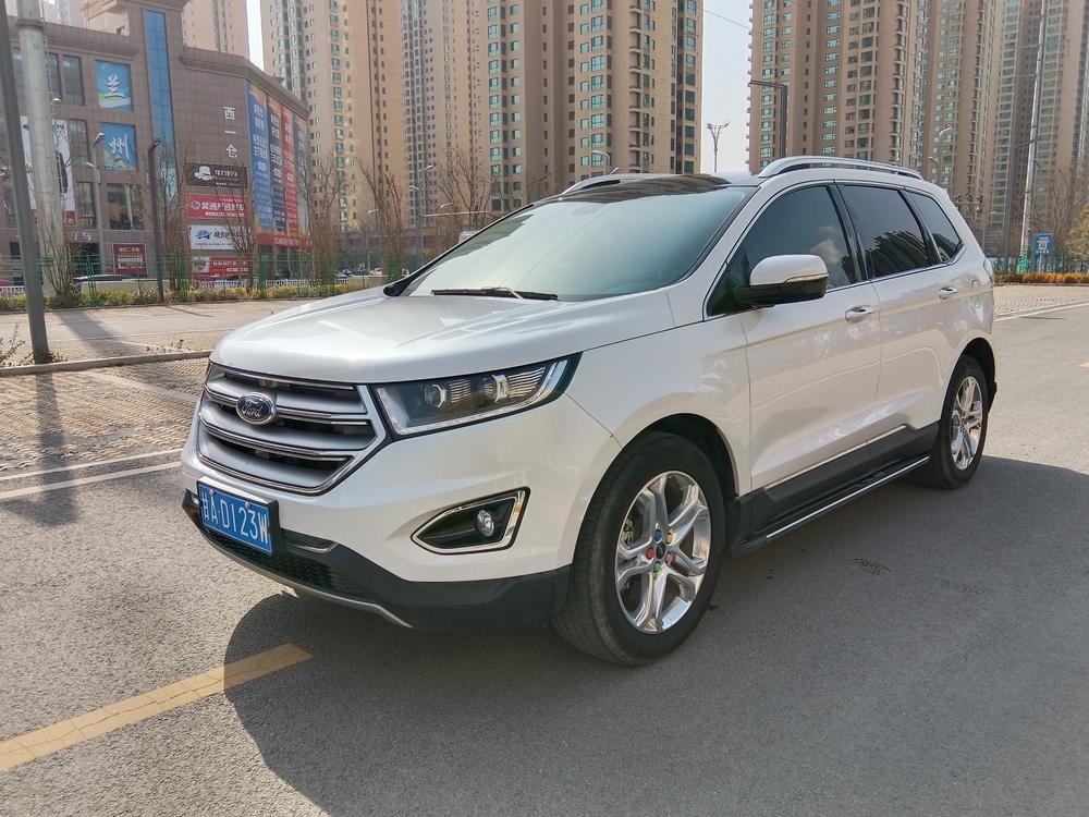 Ford Edge 2016 — фото автомобиля