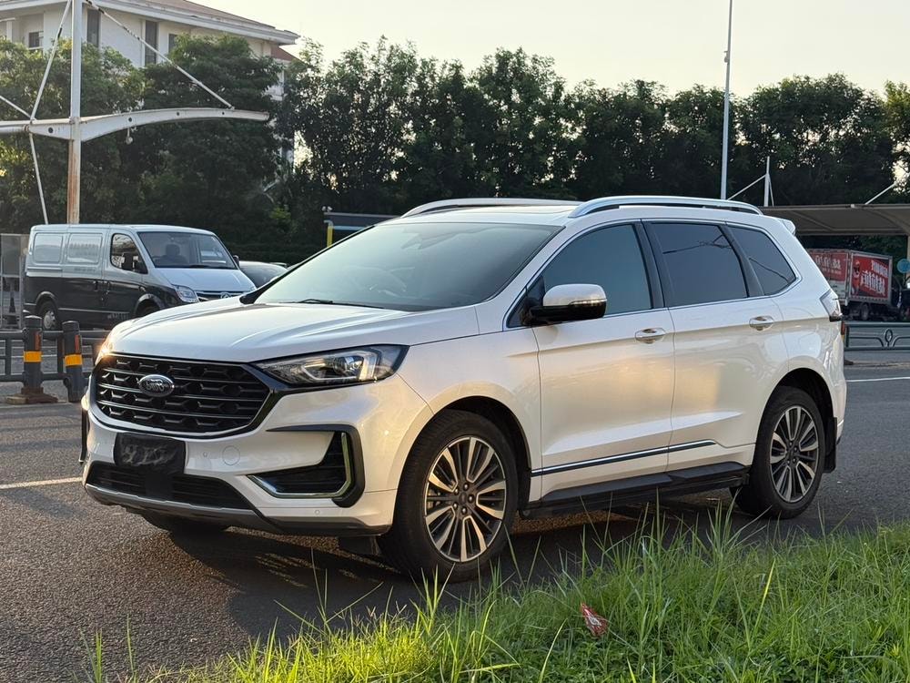 Ford Edge 2021 — фото автомобиля