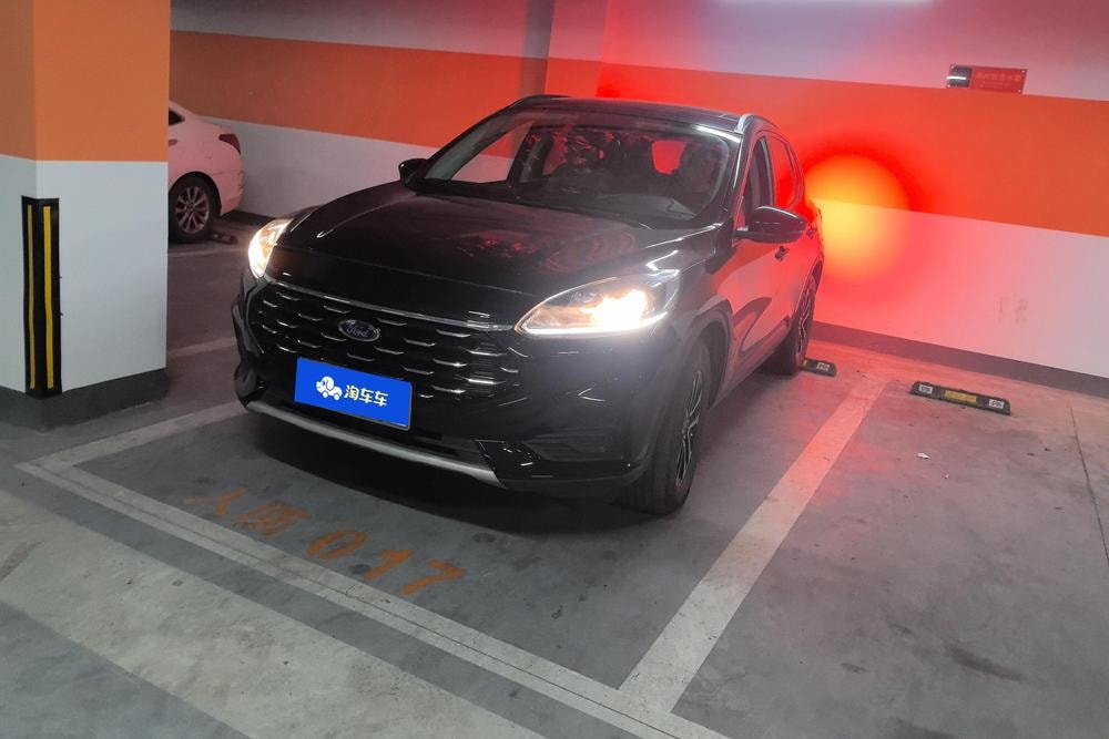 Ford Escape 2020 — фото автомобиля 1