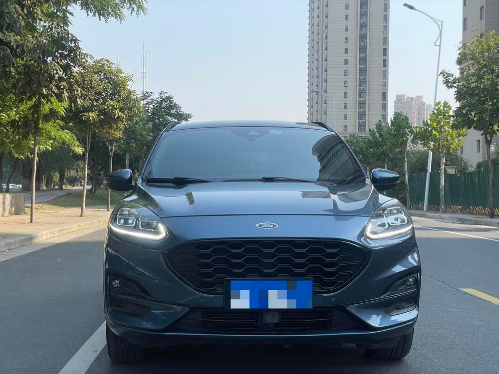 Ford Escape 2019 — фото автомобиля