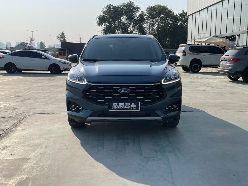 Ford Escape 2020 — фото автомобиля 1