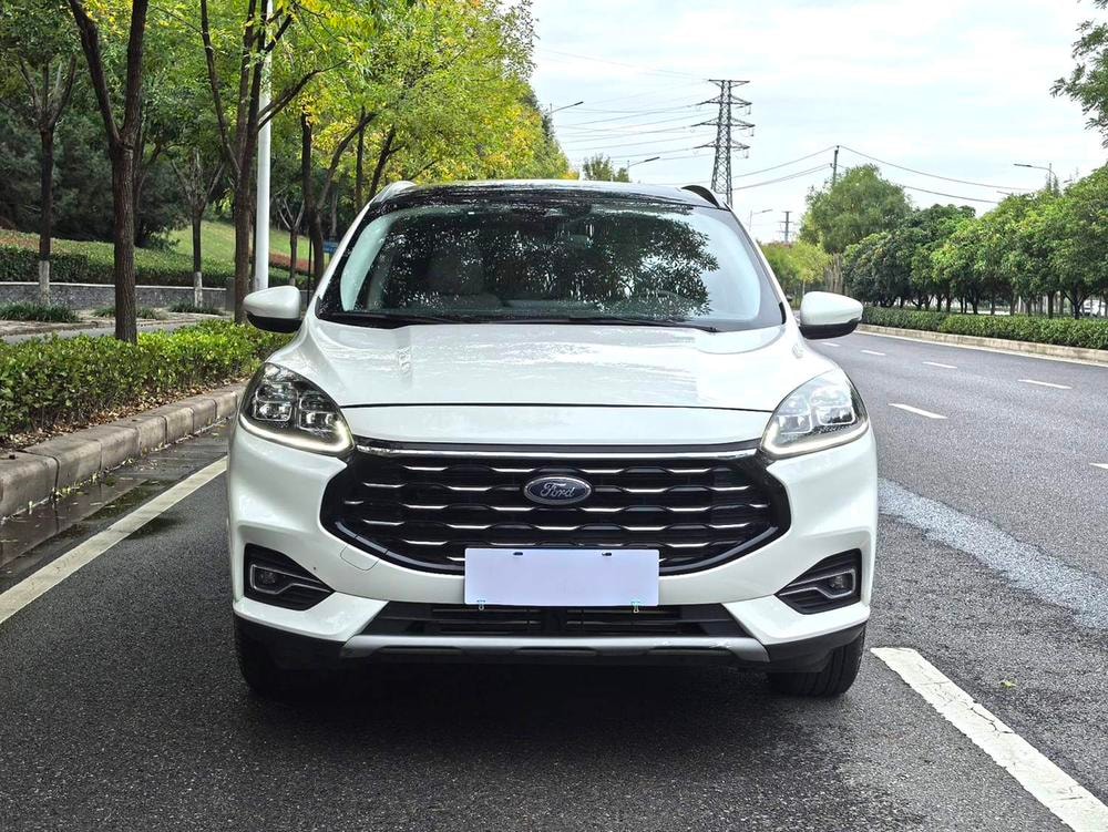 Ford Escape 2020 — фото автомобиля