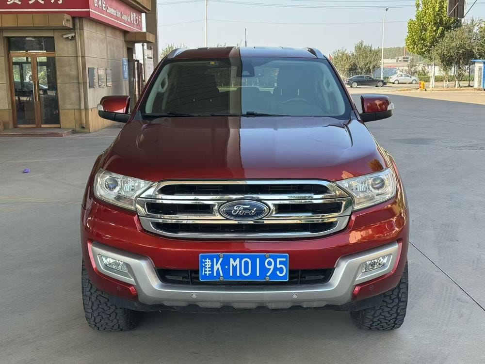 Ford Everest 2016 — фото автомобиля