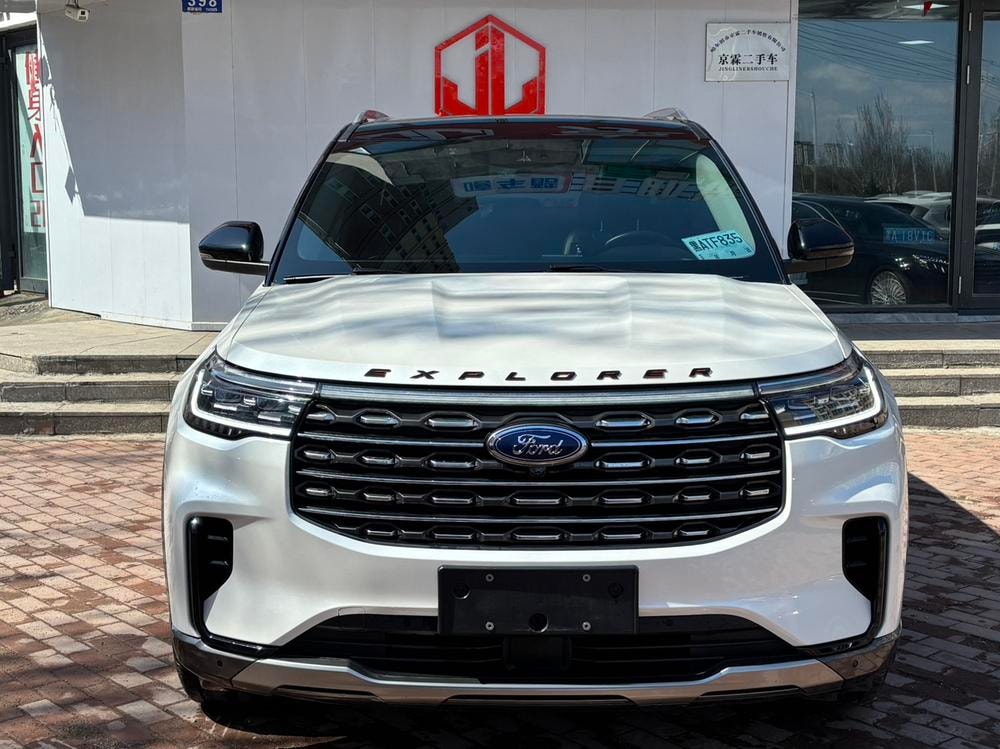 Ford Explorer 2023 — фото автомобиля