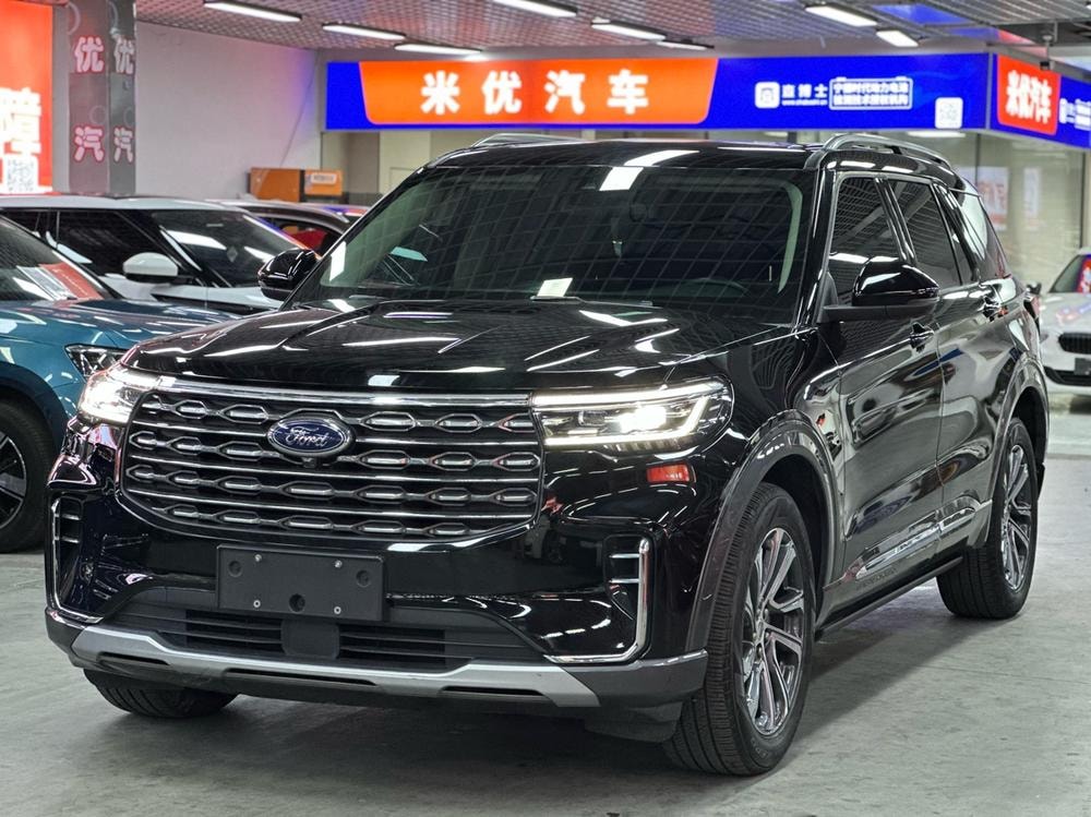 Ford Explorer 2023 — фото автомобиля 1