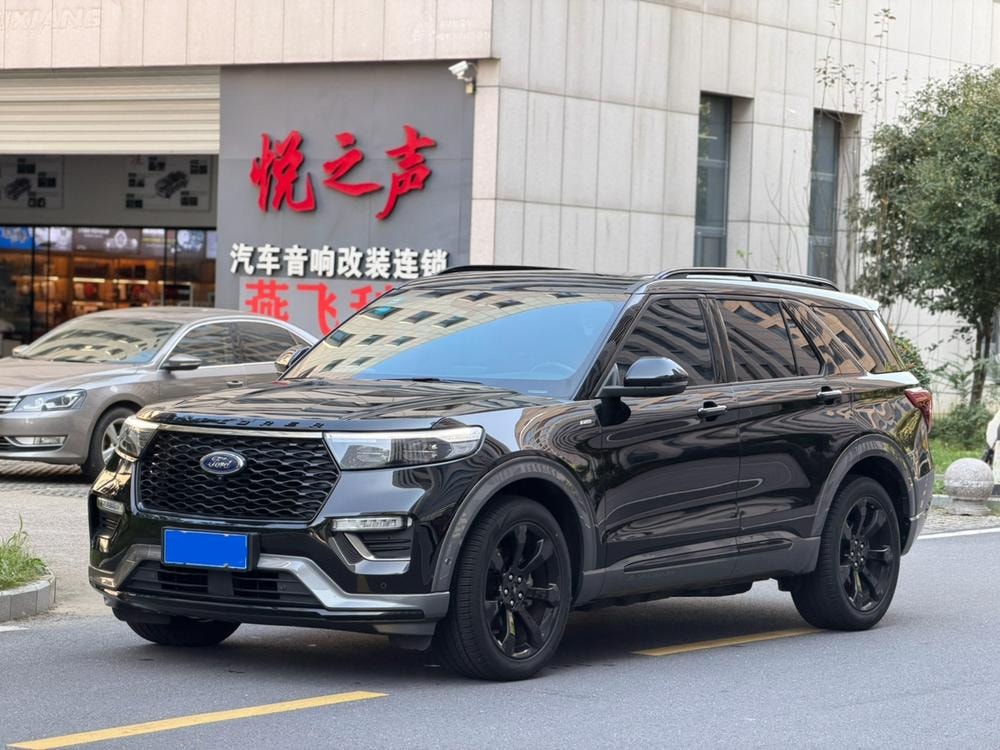 Ford Explorer 2020 — фото автомобиля 1
