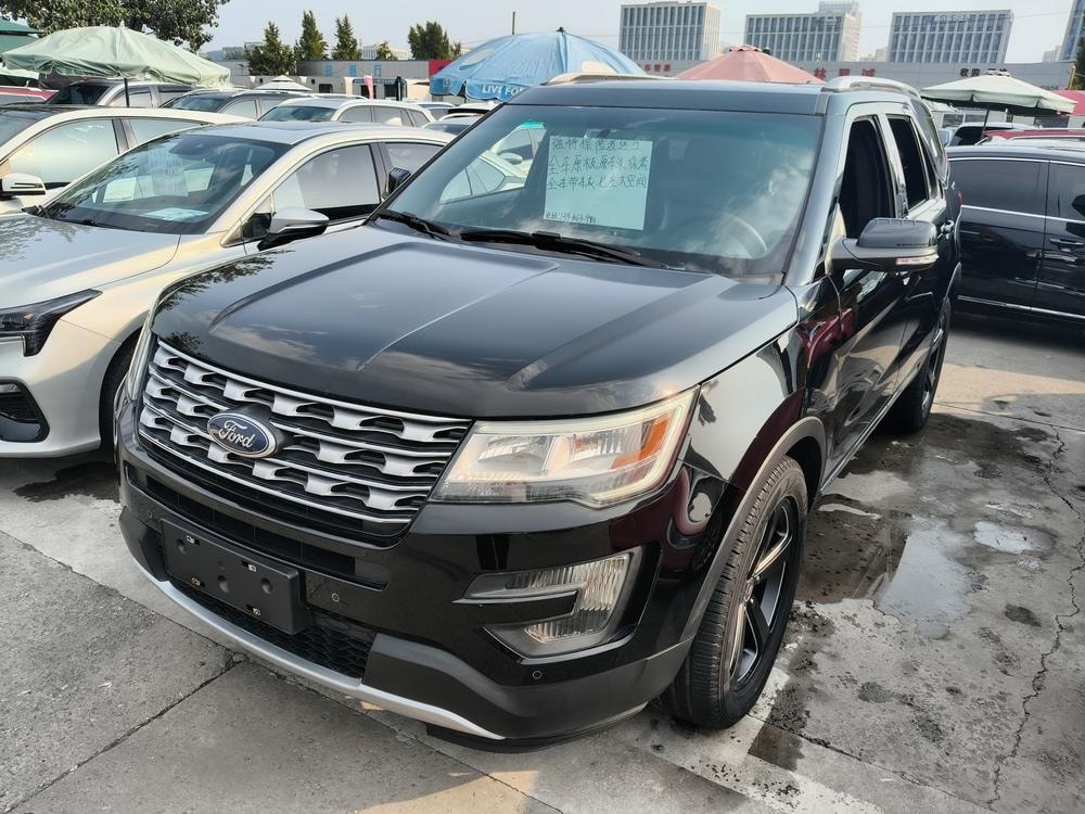 Ford Explorer (Import) 2016 — фото автомобиля
