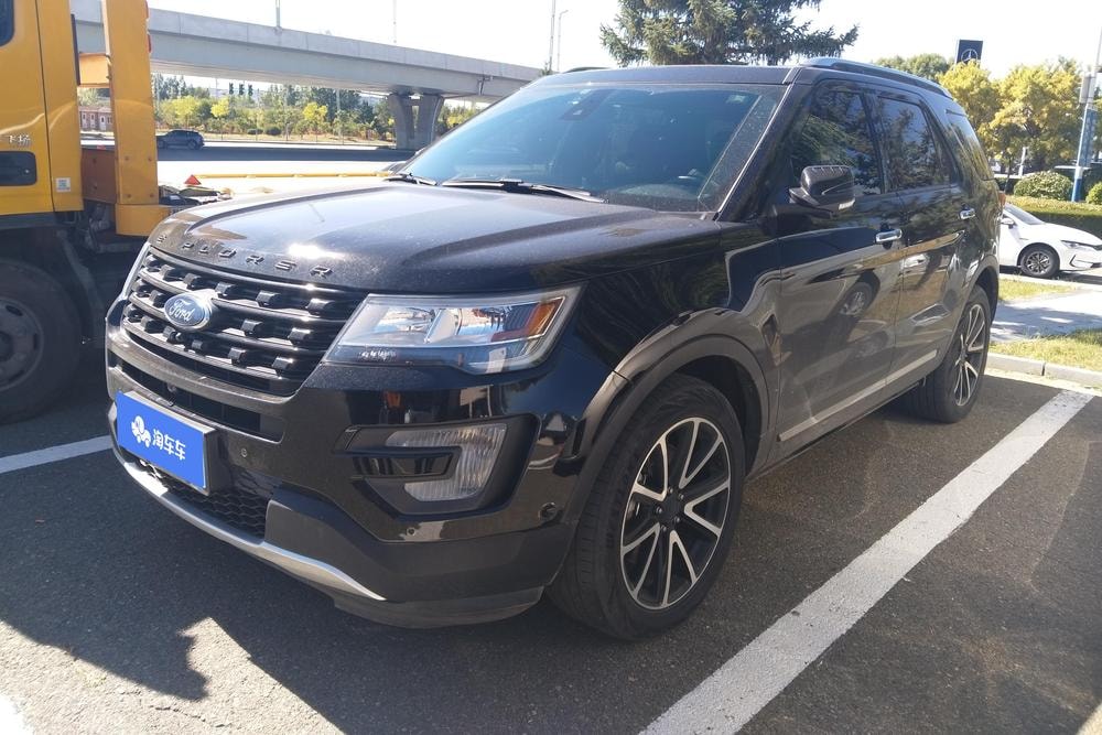 Ford Explorer (Import) 2017 — фото автомобиля 1
