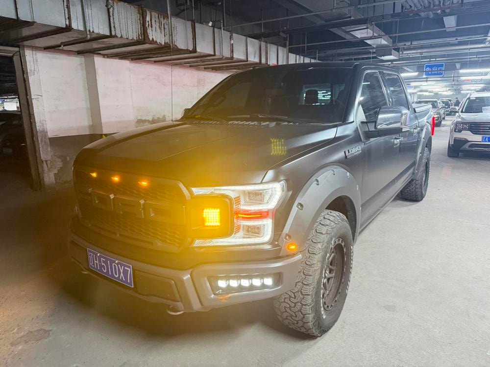 Ford F-150 Raptor 2018 — фото автомобиля